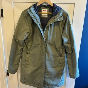 Fjallraven Kiruna Parka in green women’s size medium